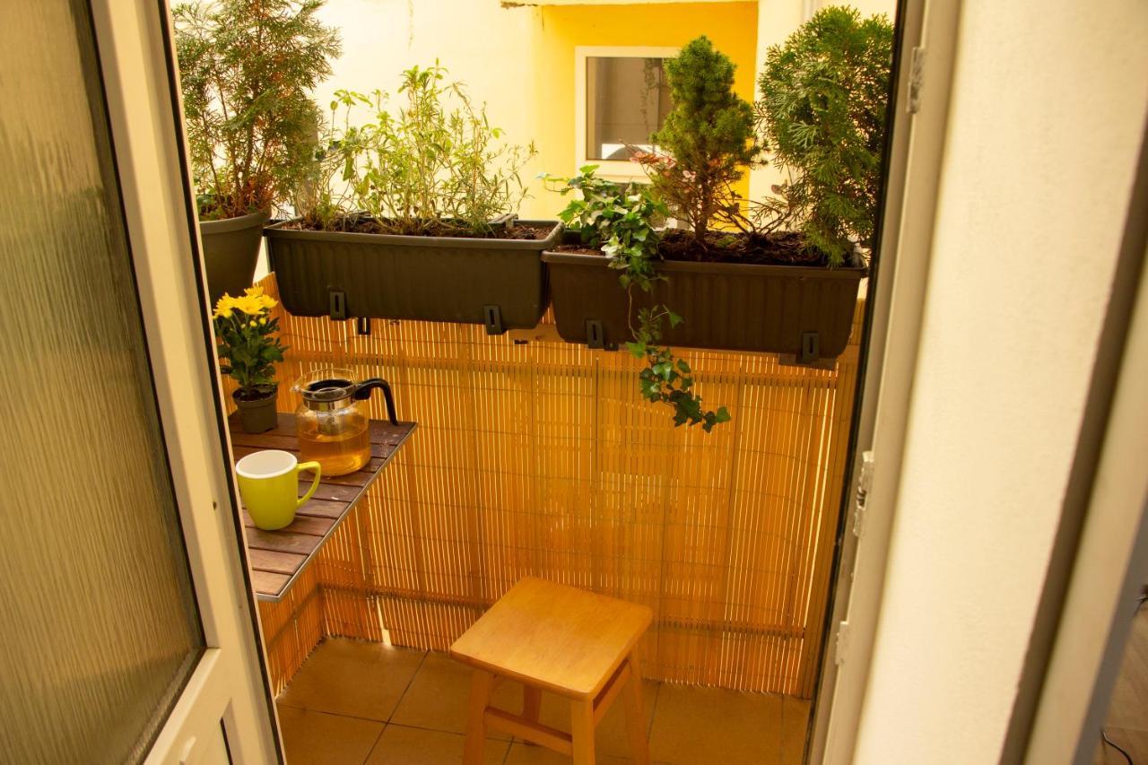 Double King Size Sunny Suite In Castle Area Prague Exterior photo